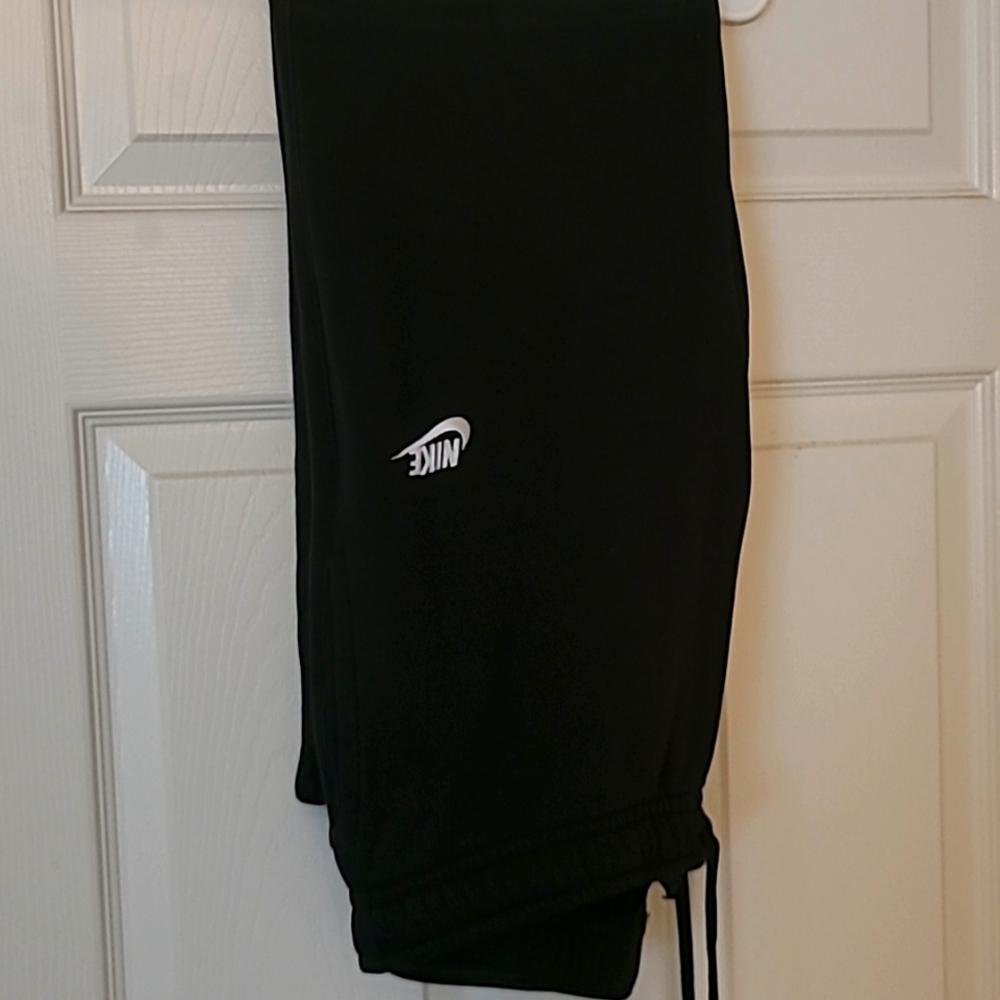 Black Nike Sweatsuit Outfit
